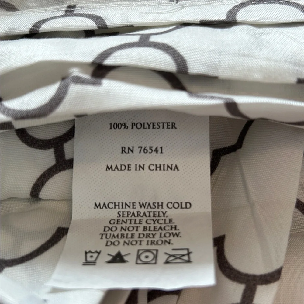 Sheet Set w/Geometric Patterned Fabric